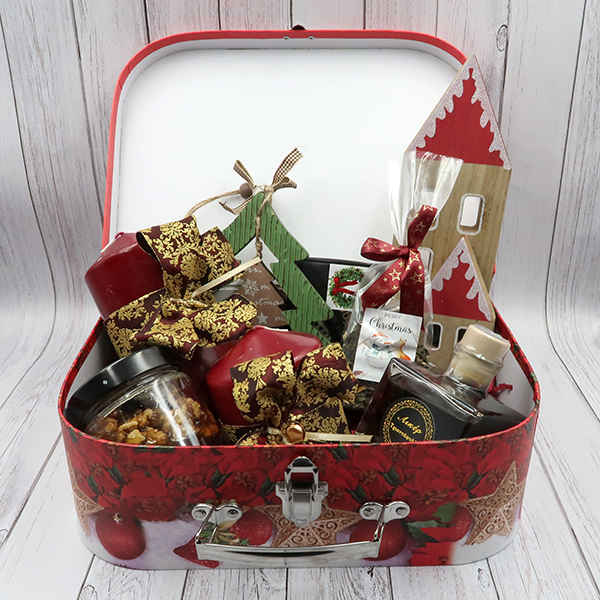 Χριστουγεννιάτικη βαλίτσα δώρου με προϊόντα της Μονής