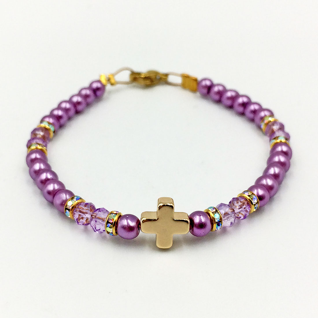 Βραχιόλι με μωβ πέρλες και σταυρό