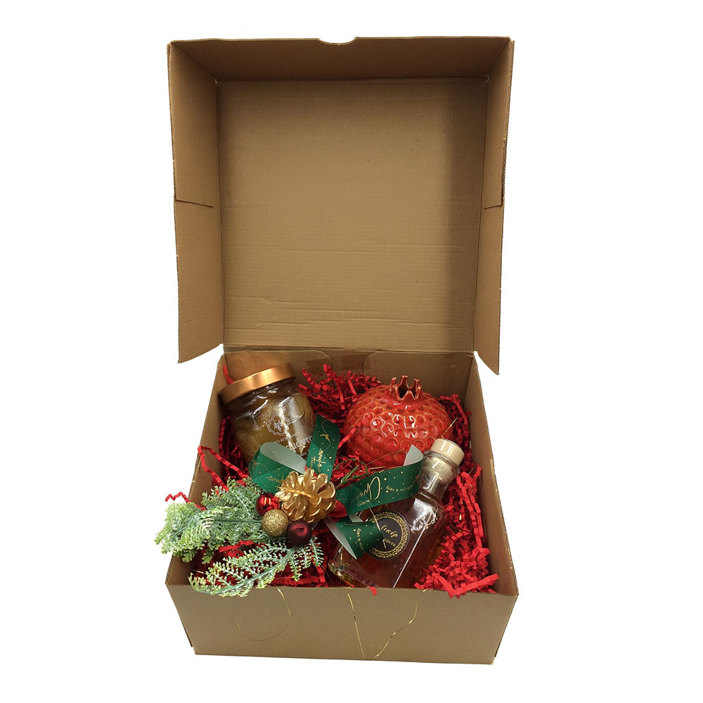 Χριστουγεννιάτικο Κουτί Δώρου με Παραδοσιακά Προϊόντα